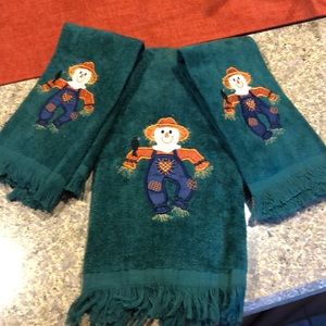 Fall theme hand and tea towels